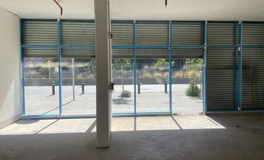ARRIENDO Local Comercial 72,09 m2, Metro Santa Ana