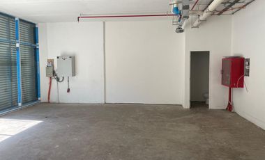 ARRIENDO Local Comercial 72,09 m2, Metro Santa Ana