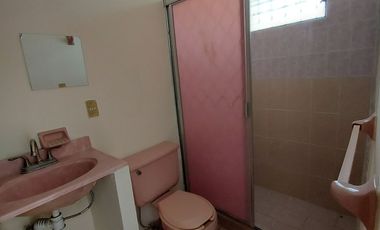 Casa Grande en renta Colinas de San Isidro, privada con control de acceso y guardia de seguridad, León, Gto.