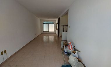 Casa Grande en renta Colinas de San Isidro, privada con control de acceso y guardia de seguridad, León, Gto.