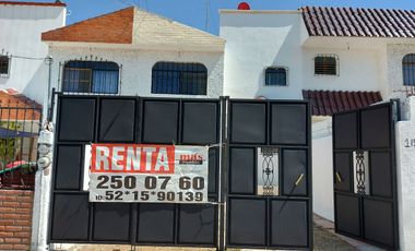 Casa Grande en renta Colinas de San Isidro, privada con control de acceso y guardia de seguridad, León, Gto.