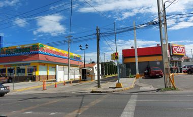 Casa Grande en renta Colinas de San Isidro, privada con control de acceso y guardia de seguridad, León, Gto.