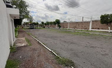 Casa Grande en renta Colinas de San Isidro, privada con control de acceso y guardia de seguridad, León, Gto.