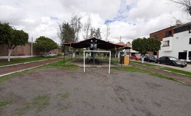 Casa Grande en renta Colinas de San Isidro, privada con control de acceso y guardia de seguridad, León, Gto.