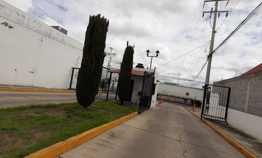Casa Grande en renta Colinas de San Isidro, privada con control de acceso y guardia de seguridad, León, Gto.
