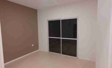 ALQUILER CASA EN JUANA KOSLAY