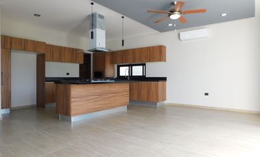 Casa en renta sin amueblar en lagos del sol residencial, Cancún q. roo