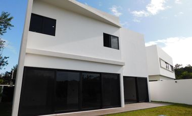 Casa en renta sin amueblar en lagos del sol residencial, Cancún q. roo