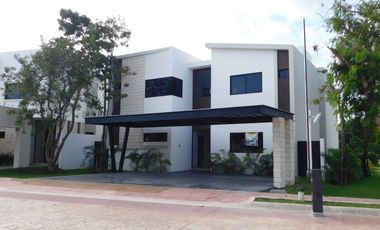 Casa en renta sin amueblar en lagos del sol residencial, Cancún q. roo