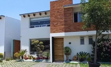 CASA EN VENTA BOSQUE DE LAS FUENTES CALIMAYA