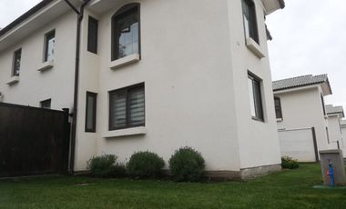 VENDE CASA EN CONDOMINIO QUEBRADAS DEL CANELO MACHALI