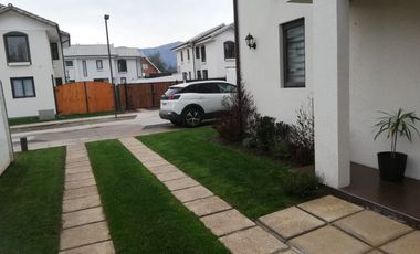 VENDE CASA EN CONDOMINIO QUEBRADAS DEL CANELO MACHALI