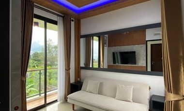 RUMAH VILLA 2,5 LANTAI KOTA BATU DEKAT JALAN RAYA DAN ALUN-ALUN KOTA BATU