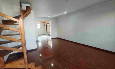 Arriendo Casa con amplio patio