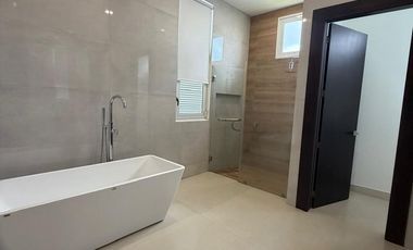 SE ALQUILA CASA DE 4 HABITACIONES EN AIRES DE BATAN. SAMBORONDON