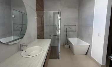 SE ALQUILA CASA DE 4 HABITACIONES EN AIRES DE BATAN. SAMBORONDON