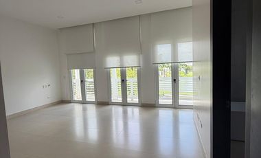 SE ALQUILA CASA DE 4 HABITACIONES EN AIRES DE BATAN. SAMBORONDON