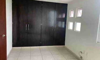 BONITA CASA EN RENTA.