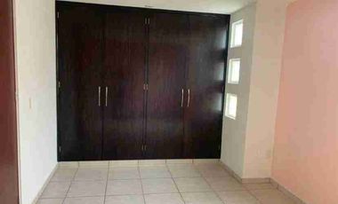 BONITA CASA EN RENTA.