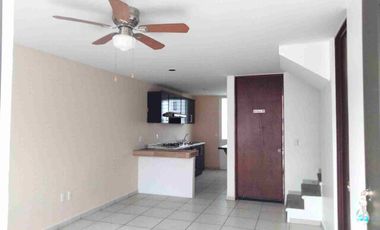 BONITA CASA EN RENTA.