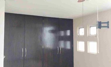 BONITA CASA EN RENTA.