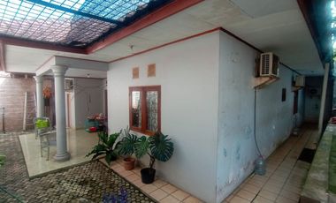 Cocok untuk usaha kost , tempat tinggal siap huni , lokasi strategis , dekat UIN , legoso