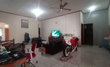 Cocok untuk usaha kost , tempat tinggal siap huni , lokasi strategis , dekat UIN , legoso
