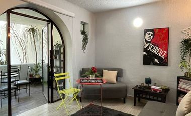 REFORMA ZONA DORADA, CERCA PLAZA CUERNAVACA, IMPECABLE, LOFT, BELLÍSIMO JARDÍN, ALBERCA $12,000.00 mensuales mtto incluido.
