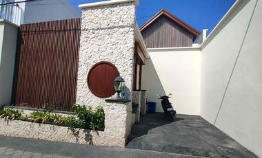 Dijual 1 Unit Villa, lokasi Dharman Villa Estate, Kayutulang,  Canggu.