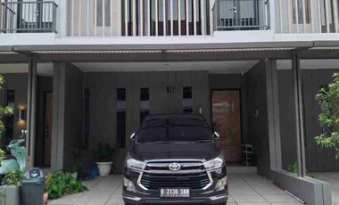 DIJUAL CEPAT RUMAH 3 LANTAI Z LIVING GRAND WISATA 4KT SHM