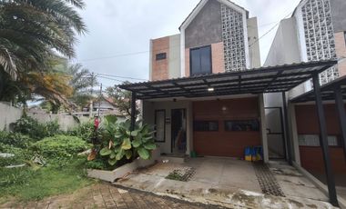 DIJUAL RUMAH-ARKATAMAA Town House, 2 Lt, Siap Huni, Semi Furnished, Bebas Banjir, bisa KPR