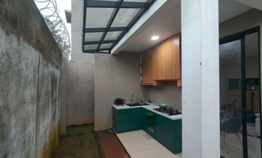 DIJUAL RUMAH-ARKATAMAA Town House, 2 Lt, Siap Huni, Semi Furnished, Bebas Banjir, bisa KPR