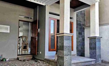 Rent Rmh 2Lt Baru Cluster One Gate Furnish A Yani Dkt Taman Kota,Gatsu