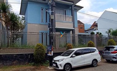 Dijual Rumah Villa di Daerah Jalan Abdul Gani, Batu Malang