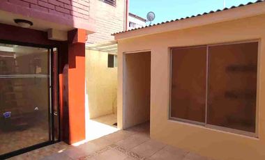 Vendo Hermosa Casa Sólida, Regularizada, 4dormitorios 2baños 2Estacionamientos.