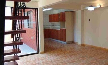 Vendo Hermosa Casa Sólida, Regularizada, 4dormitorios 2baños 2Estacionamientos.