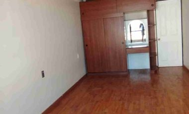 Vendo Hermosa Casa Sólida, Regularizada, 4dormitorios 2baños 2Estacionamientos.