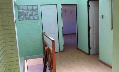 Vendo Hermosa Casa Sólida, Regularizada, 4dormitorios 2baños 2Estacionamientos.