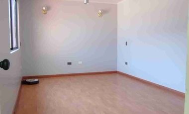 Vendo Hermosa Casa Sólida, Regularizada, 4dormitorios 2baños 2Estacionamientos.