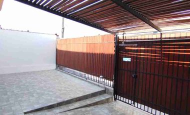 Vendo Hermosa Casa Sólida, Regularizada, 4dormitorios 2baños 2Estacionamientos.