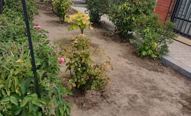 Se vende casa con 800 m² de terreno, a pasos del centro de Talca