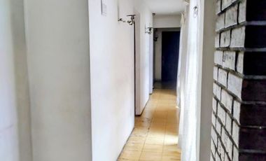 Se vende casa con 800 m² de terreno, a pasos del centro de Talca