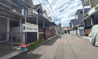 Rumah 2 lantai siap huni di komplek Cipamokolan bebas banjir