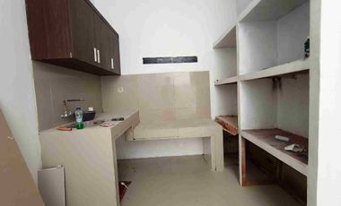 Rumah 2 lantai siap huni di komplek Cipamokolan bebas banjir