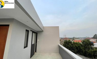 526. Murah Jual Cepat Rumah 3 Lantai di Cipedak Srengseng sawah Jagakarsa Jakarta Selatan -  Modern Rooftop Garden & Kolam Renang Pribadi