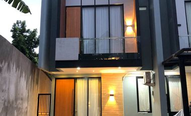 526. Murah Jual Cepat Rumah 3 Lantai di Cipedak Srengseng sawah Jagakarsa Jakarta Selatan -  Modern Rooftop Garden & Kolam Renang Pribadi