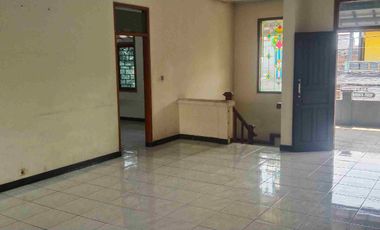 Rumah Terawat Mainroad Antapani Kota Bandung cocok untuk usaha