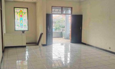 Rumah Terawat Mainroad Antapani Kota Bandung cocok untuk usaha