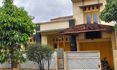 Dijual Rumah 2 Lantai 7 kamar Tidur Di Karang Tengah Tangerang Kota