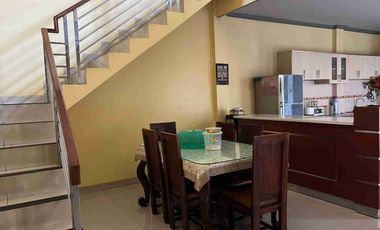 Dijual Rumah 2 Lantai 7 kamar Tidur Di Karang Tengah Tangerang Kota